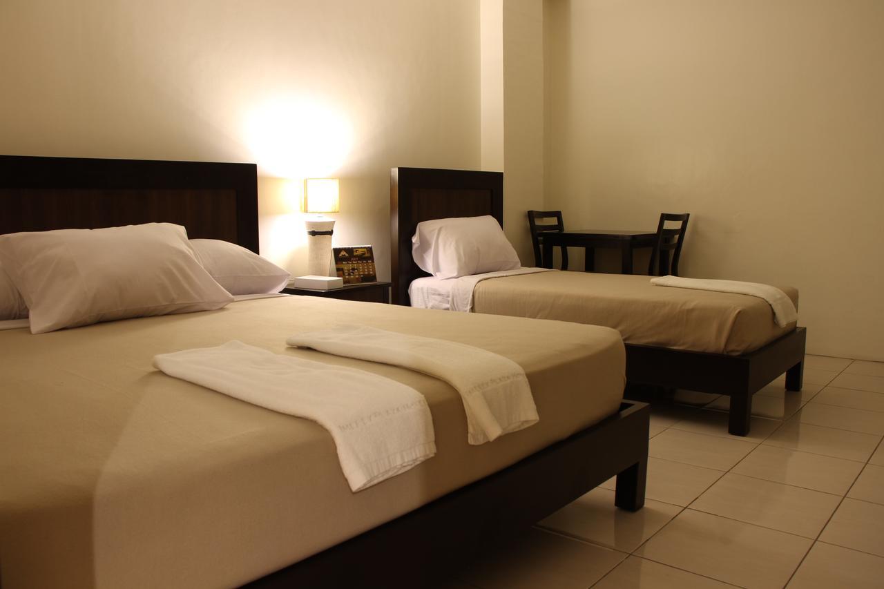 Imerex Plaza Hotel Angeles Zewnętrze zdjęcie