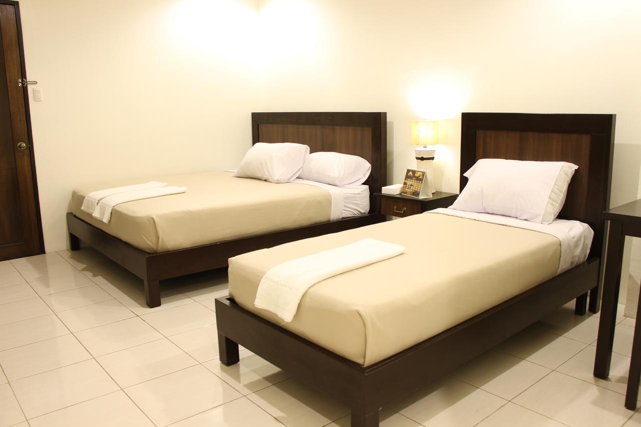 Imerex Plaza Hotel Angeles Zewnętrze zdjęcie